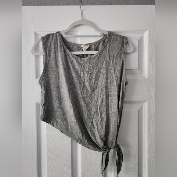 Crop top tank top with side tie - Picture 1 of 4